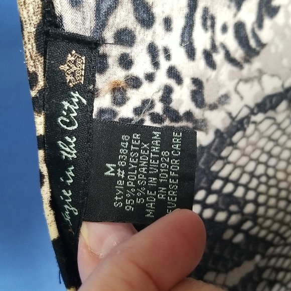 Animal Print Blouse Size M - Picture 6 of 9